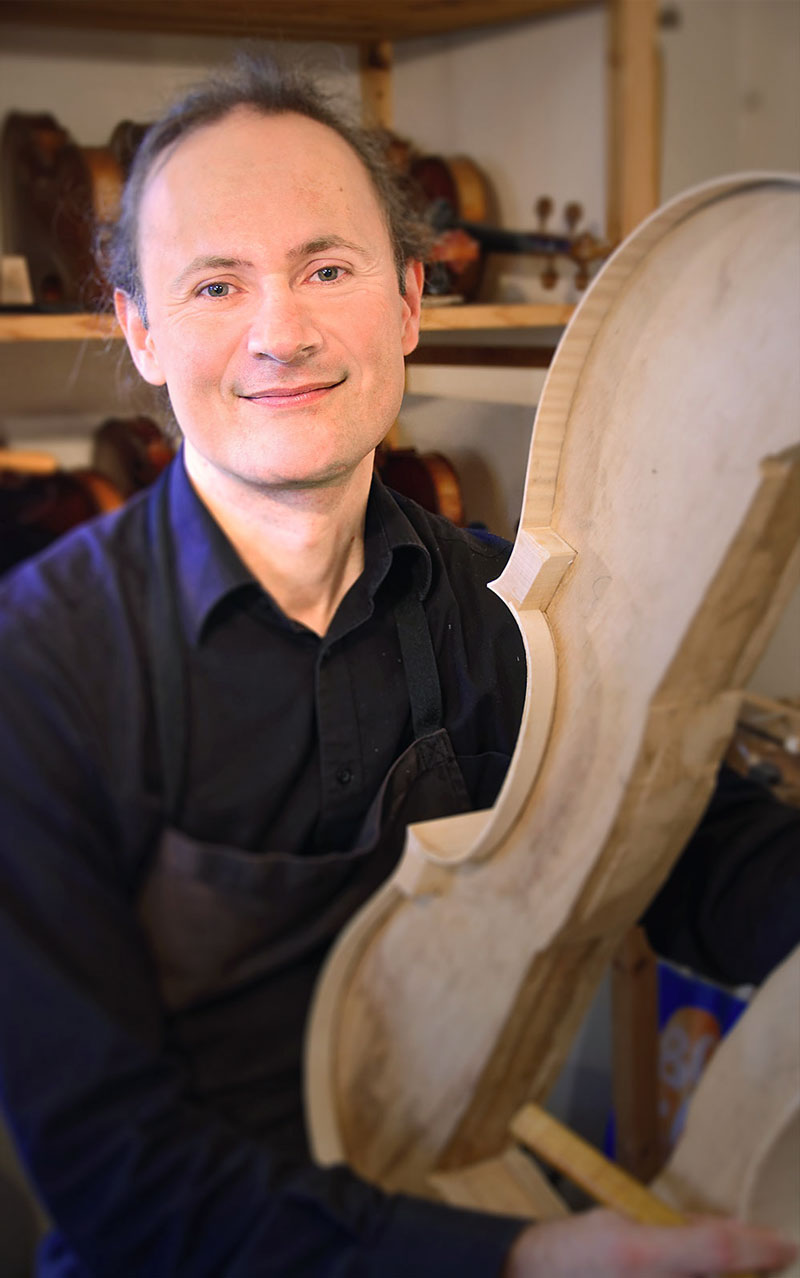  FREDERIC SCHNYDER, MAÎTRE LUTHIER